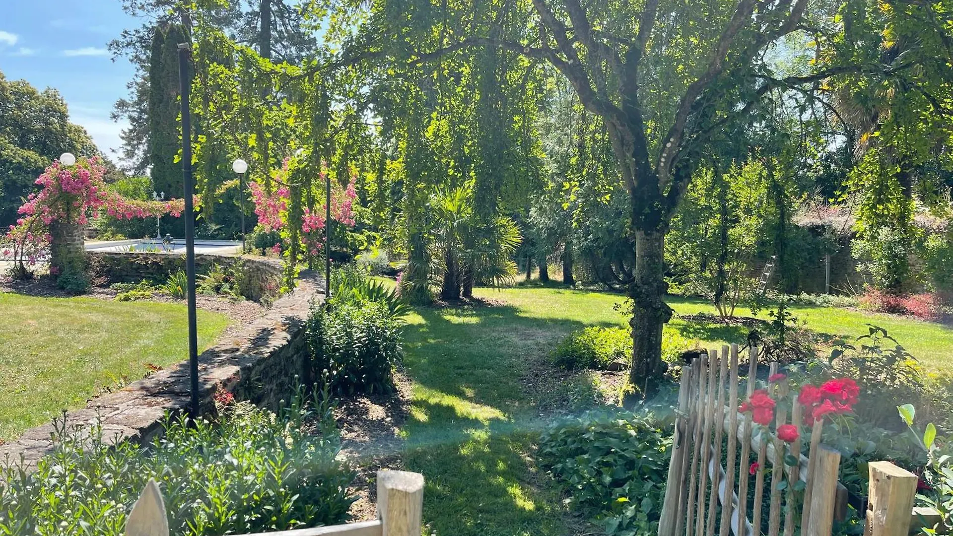 Domaine De Kerrosen A Proximite Du Port De Dinan, Sur La Rance Bed & Breakfast Taden