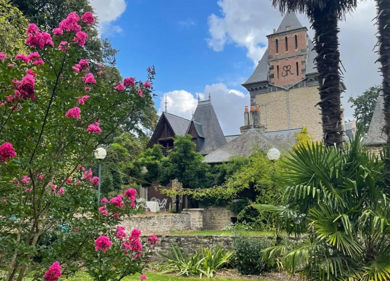 Domaine De Kerrosen A Proximite Du Port De Dinan, Sur La Rance Bed & Breakfast Taden