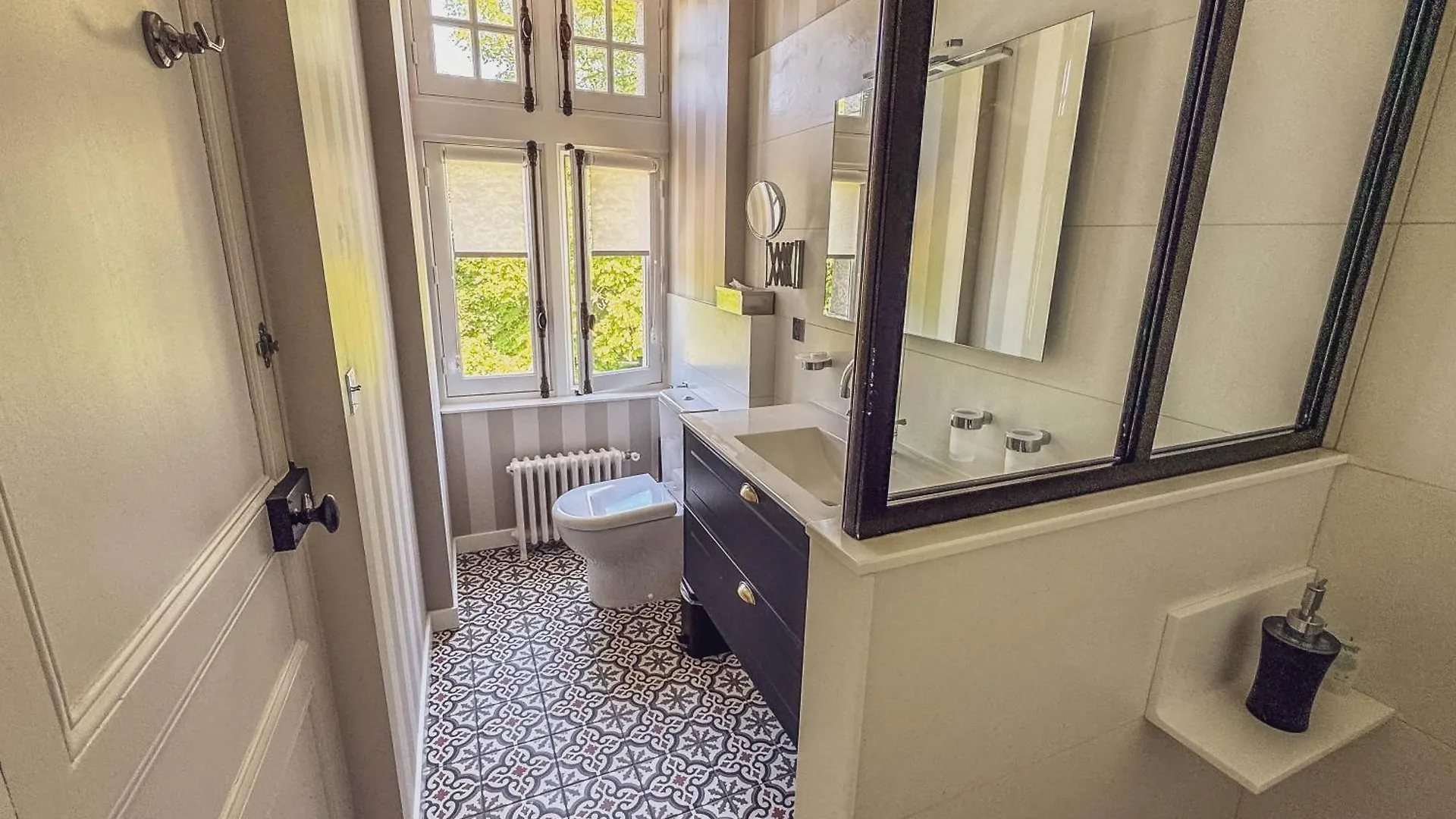 Domaine De Kerrosen A Proximite Du Port De Dinan, Sur La Rance Bed & Breakfast Taden